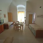 Due Passi Dal Castello *