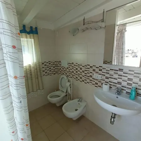 Due Passi Dal Castello Appartement *
